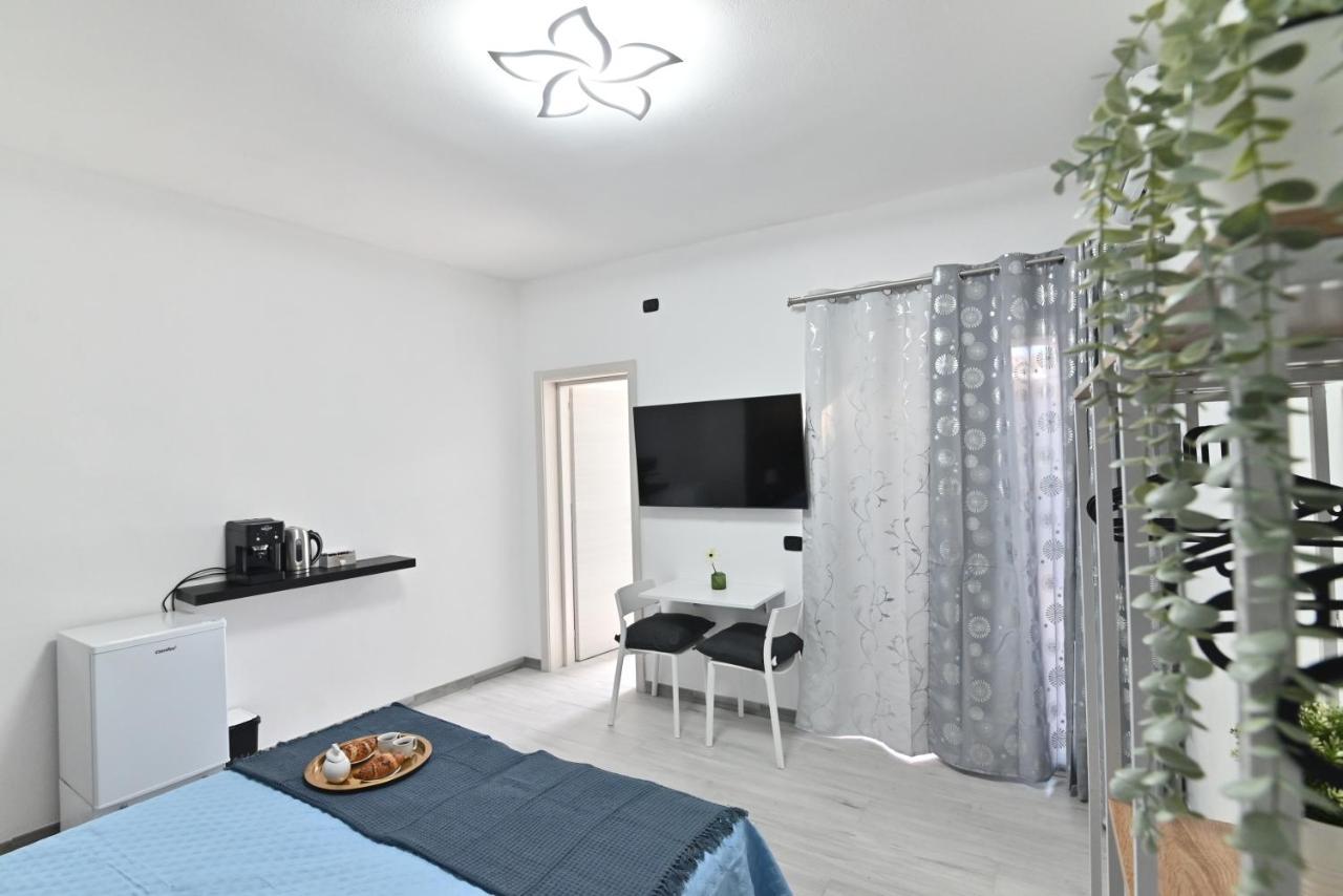 Izzhome Cozy Room Пула Экстерьер фото